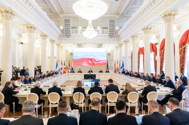 Заседание Совета при полномочном представителе Президента России в ПФО. Заседание Совета при полномочном представителе Президента России в ПФО.